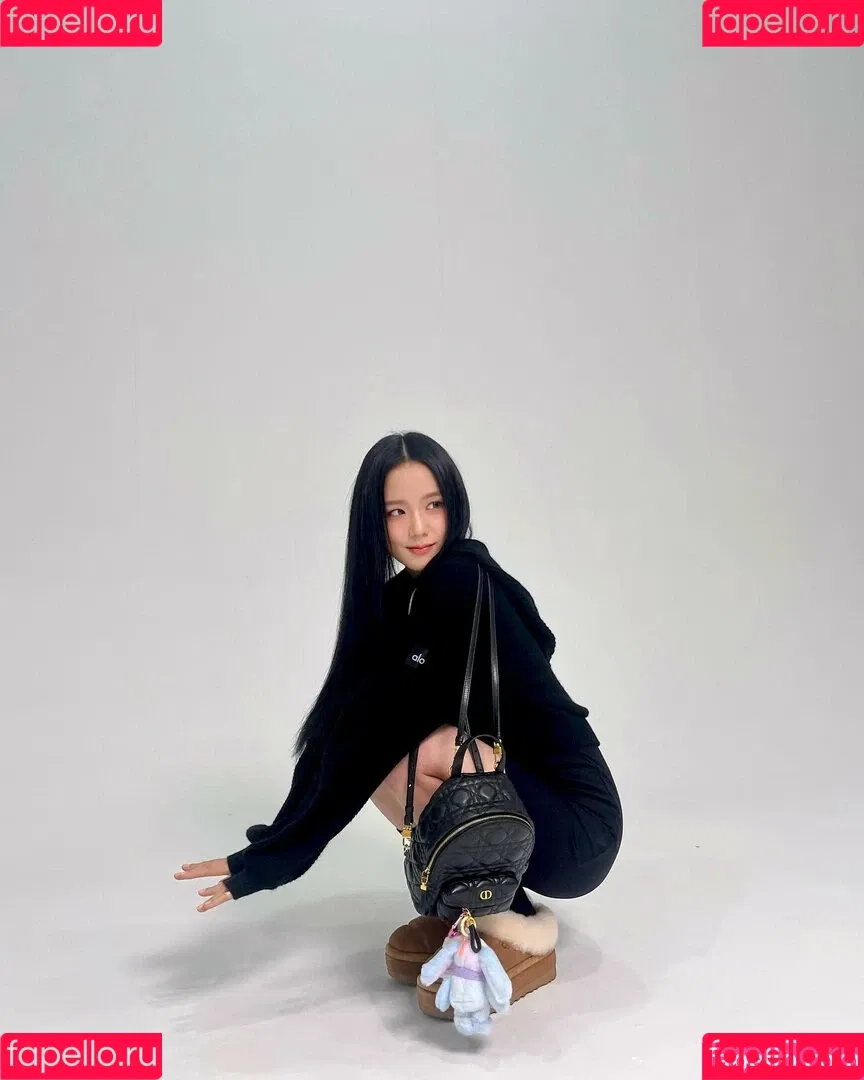 BLACKPINK / Jisoo / qenshizu / sooyaaa__ Onlyfans Photo Gallery 