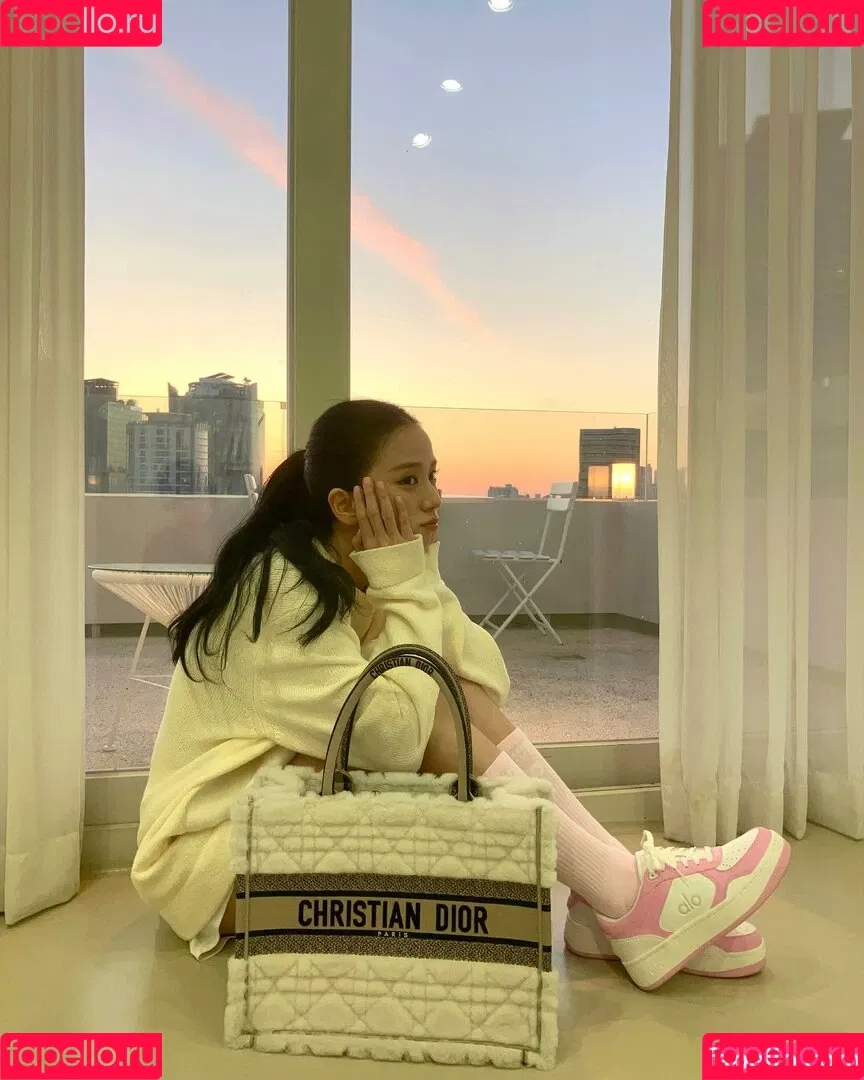 BLACKPINK / Jisoo / qenshizu / sooyaaa__ Onlyfans Photo Gallery 