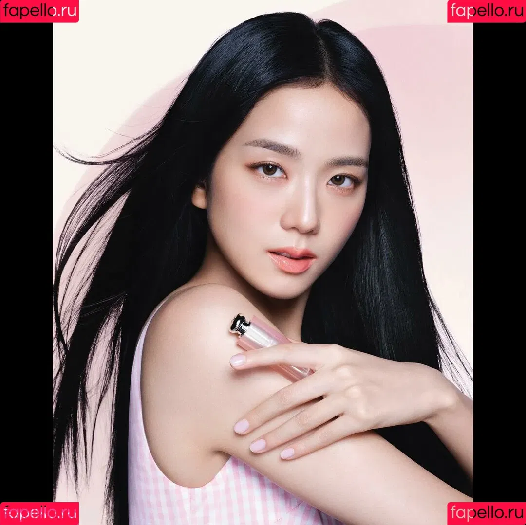BLACKPINK / Jisoo / qenshizu / sooyaaa__ Onlyfans Photo Gallery 
