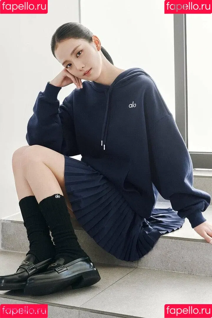 BLACKPINK / Jisoo / qenshizu / sooyaaa__ Onlyfans Photo Gallery 