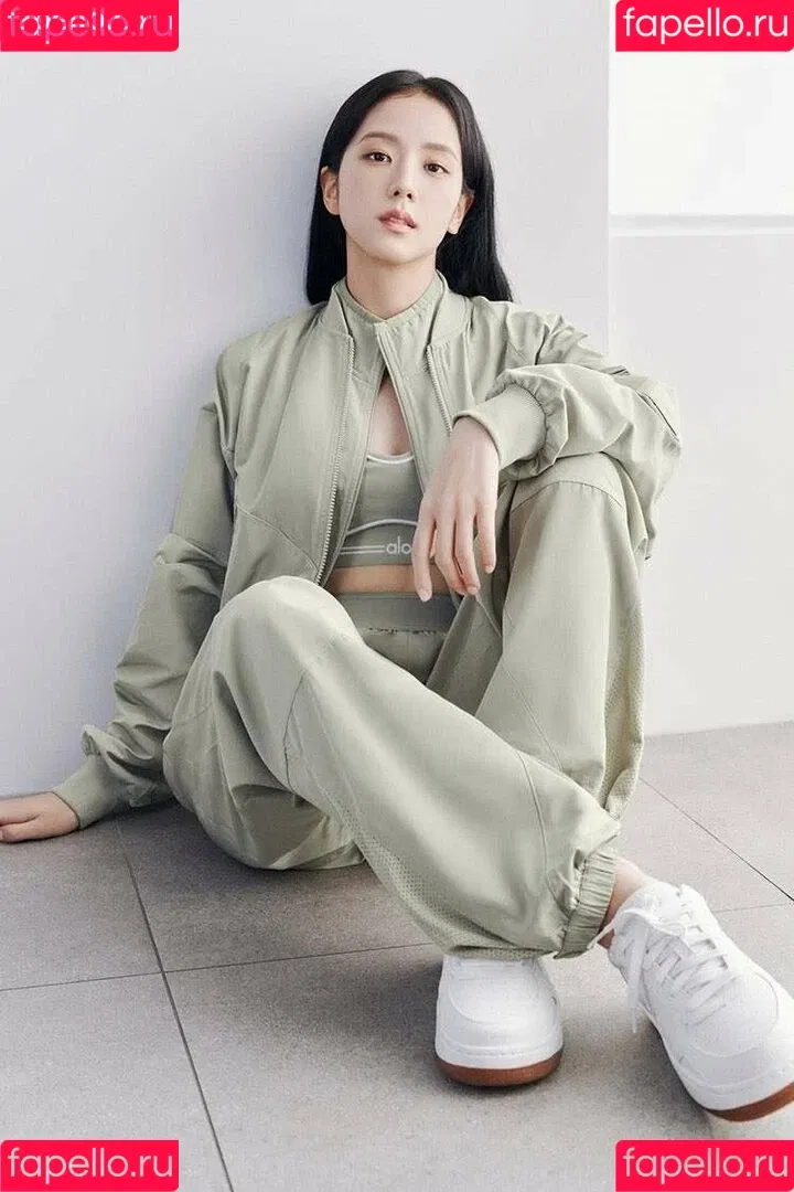 BLACKPINK / Jisoo / qenshizu / sooyaaa__ Onlyfans Photo Gallery 