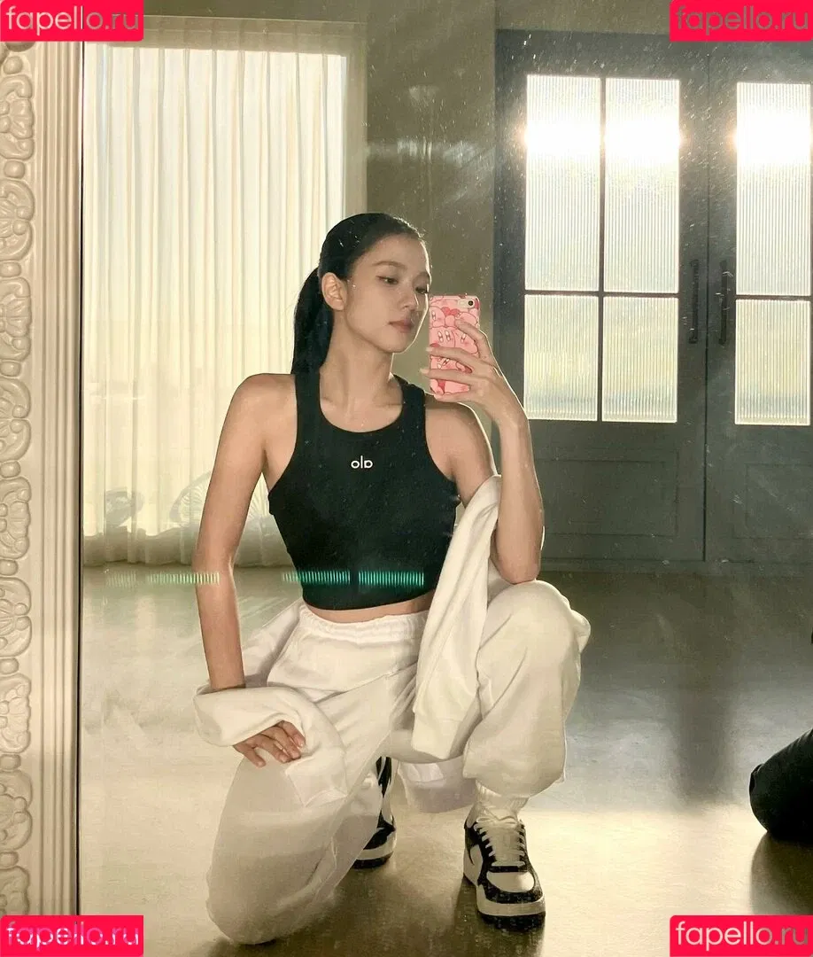 BLACKPINK / Jisoo / qenshizu / sooyaaa__ Onlyfans Photo Gallery 