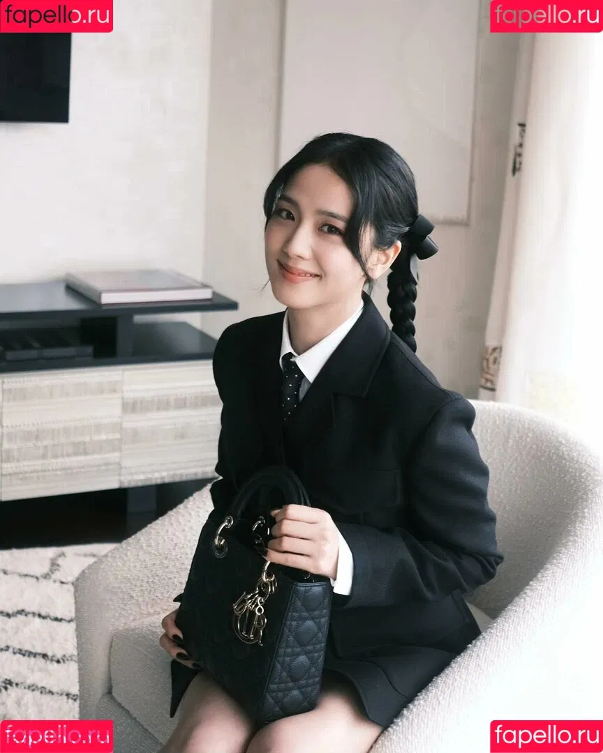 BLACKPINK / Jisoo / qenshizu / sooyaaa__ Onlyfans Photo Gallery 
