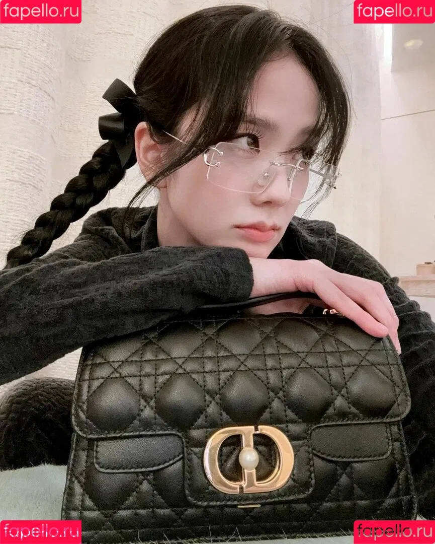 BLACKPINK / Jisoo / qenshizu / sooyaaa__ Onlyfans Photo Gallery 