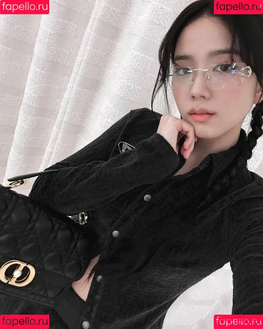 BLACKPINK / Jisoo / qenshizu / sooyaaa__ Onlyfans Photo Gallery 