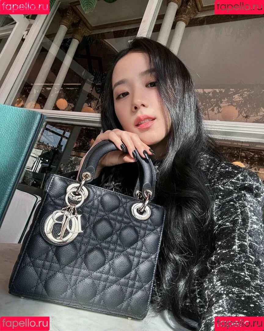 BLACKPINK / Jisoo / qenshizu / sooyaaa__ Onlyfans Photo Gallery 
