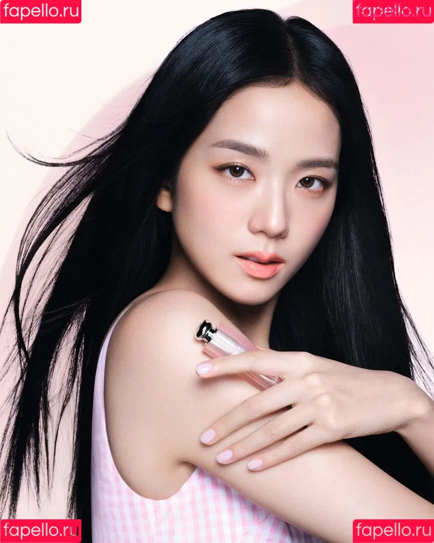 BLACKPINK / Jisoo / qenshizu / sooyaaa__ Onlyfans Photo Gallery 