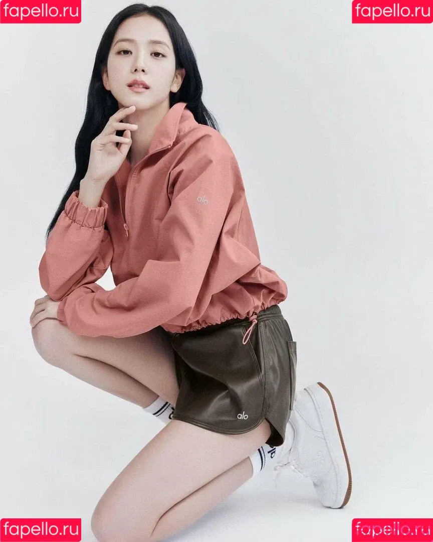 BLACKPINK / Jisoo / qenshizu / sooyaaa__ Onlyfans Photo Gallery 