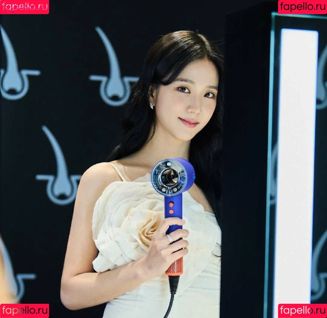 BLACKPINK / Jisoo / qenshizu / sooyaaa__ Onlyfans Photo Gallery 