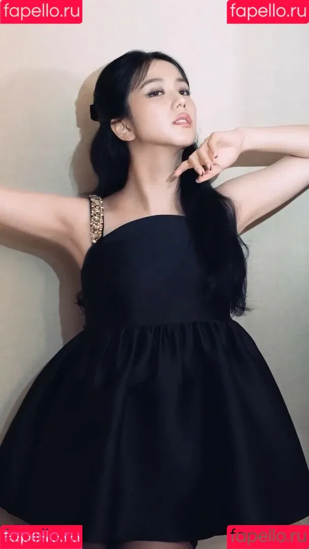 BLACKPINK / Jisoo / qenshizu / sooyaaa__ Onlyfans Photo Gallery 