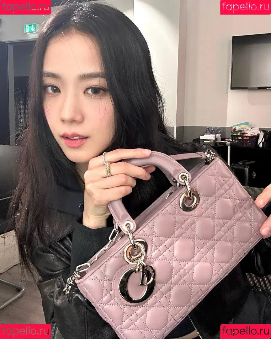 BLACKPINK / Jisoo / qenshizu / sooyaaa__ Onlyfans Photo Gallery 
