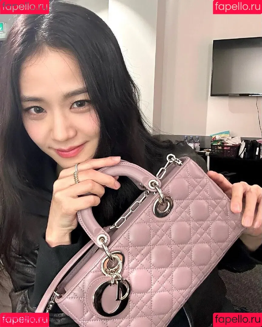 BLACKPINK / Jisoo / qenshizu / sooyaaa__ Onlyfans Photo Gallery 