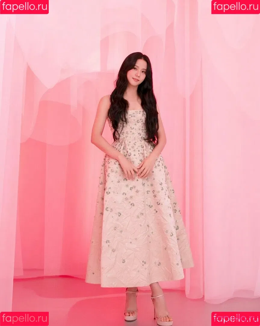 BLACKPINK / Jisoo / qenshizu / sooyaaa__ Onlyfans Photo Gallery 