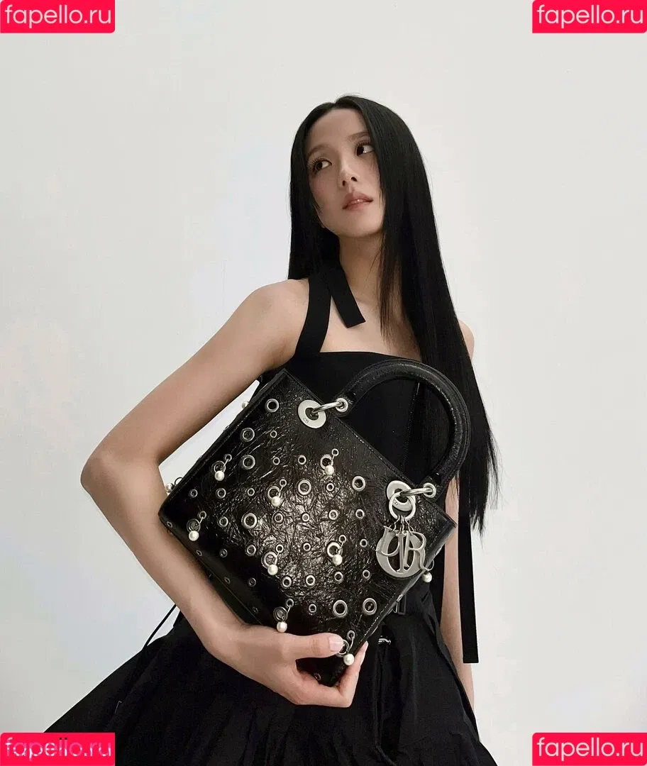 BLACKPINK / Jisoo / qenshizu / sooyaaa__ Onlyfans Photo Gallery 