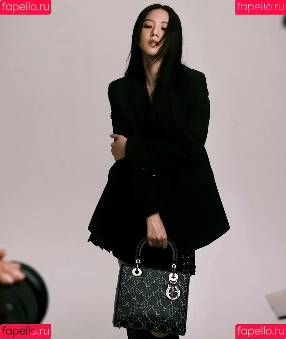 BLACKPINK / Jisoo / qenshizu / sooyaaa__ Onlyfans Photo Gallery 