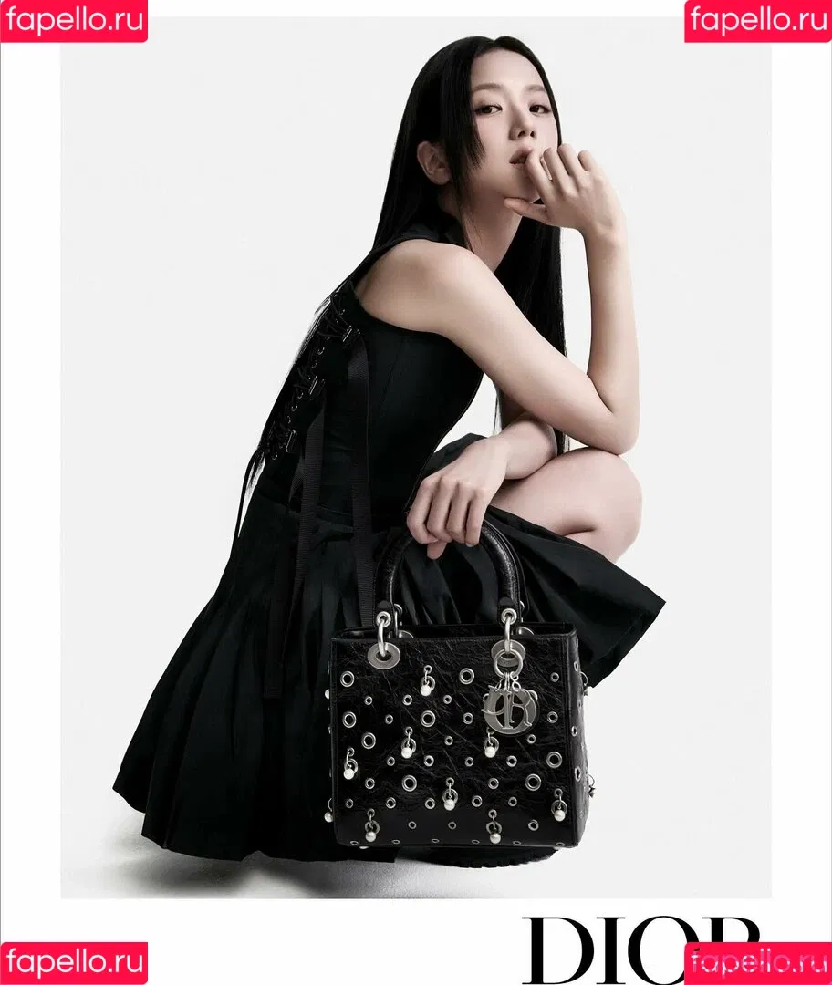 BLACKPINK / Jisoo / qenshizu / sooyaaa__ Onlyfans Photo Gallery 