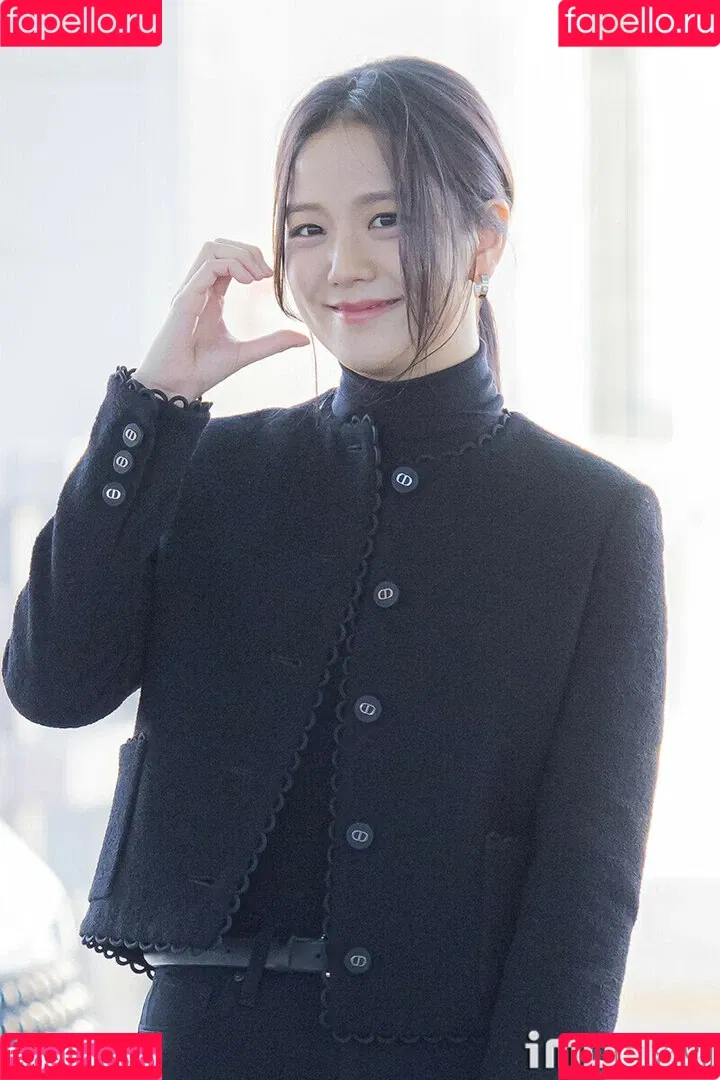 BLACKPINK / Jisoo / qenshizu / sooyaaa__ Onlyfans Photo Gallery 