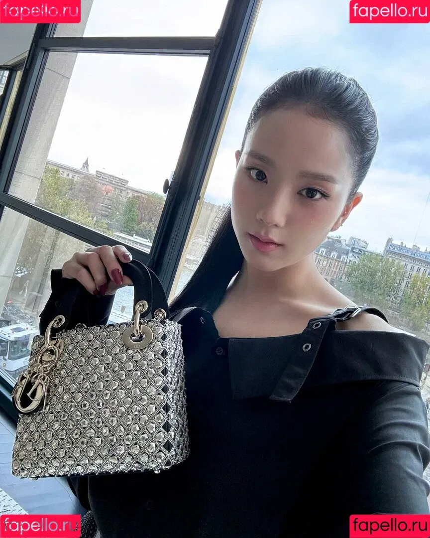 BLACKPINK / Jisoo / qenshizu / sooyaaa__ Onlyfans Photo Gallery 