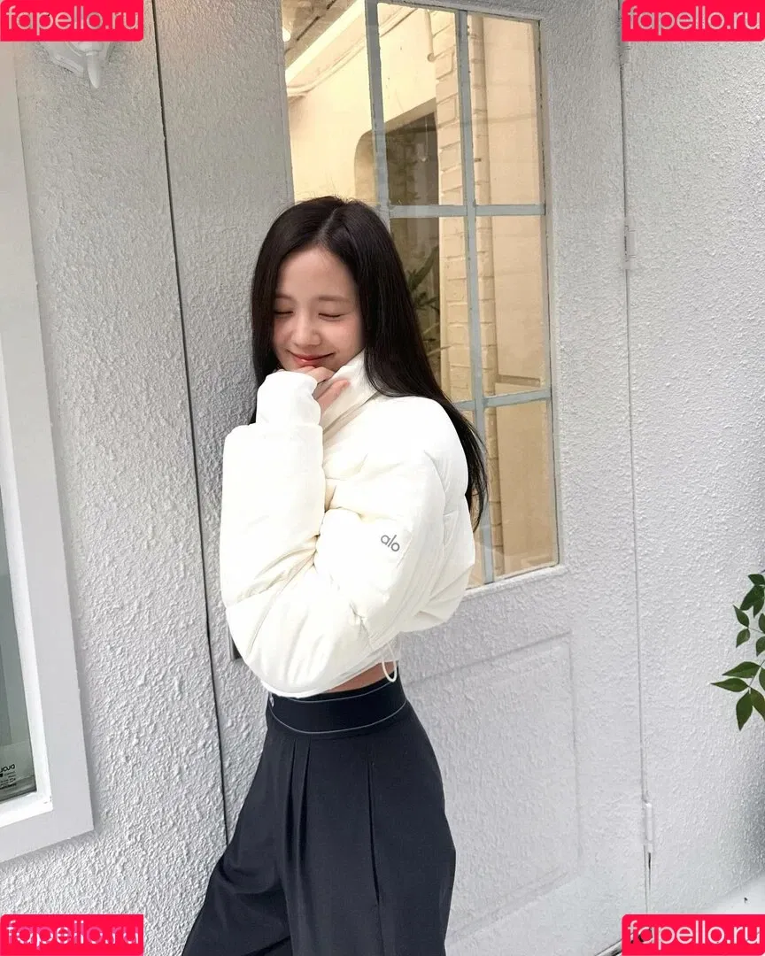 BLACKPINK / Jisoo / qenshizu / sooyaaa__ Onlyfans Photo Gallery 