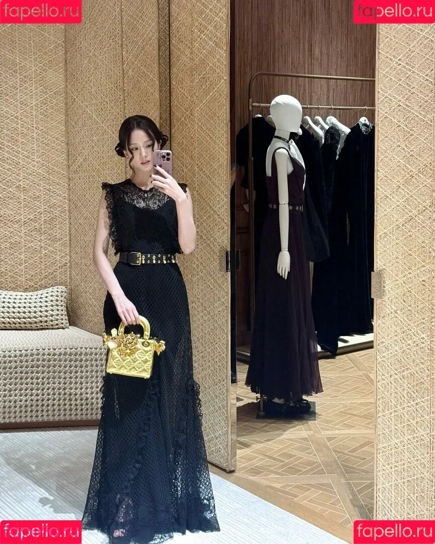 BLACKPINK / Jisoo / qenshizu / sooyaaa__ Onlyfans Photo Gallery 