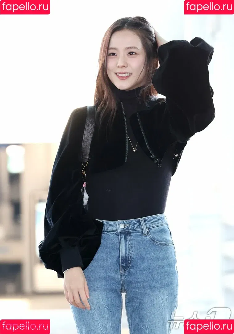 BLACKPINK / Jisoo / qenshizu / sooyaaa__ Onlyfans Photo Gallery 