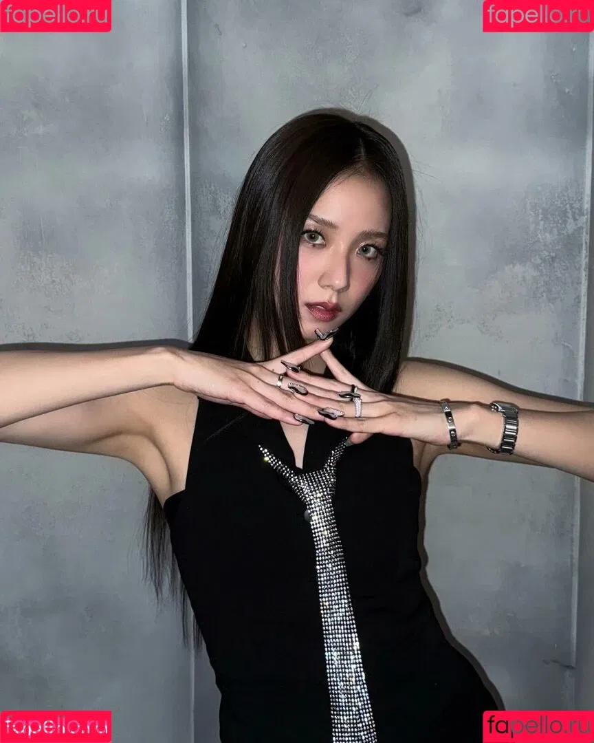 BLACKPINK / Jisoo / qenshizu / sooyaaa__ Onlyfans Photo Gallery 