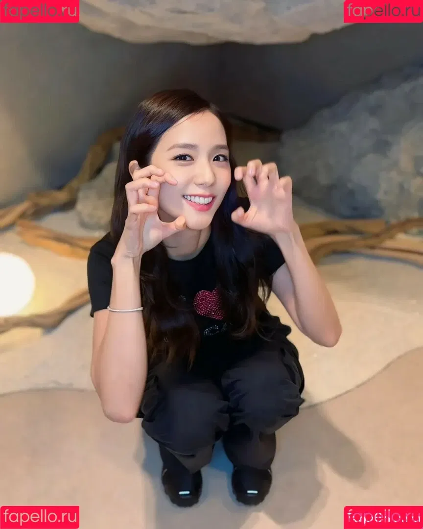 BLACKPINK / Jisoo / qenshizu / sooyaaa__ Onlyfans Photo Gallery 