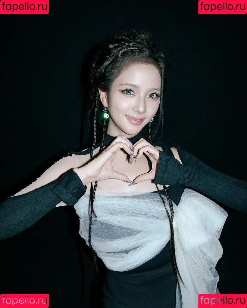 BLACKPINK / Jisoo / qenshizu / sooyaaa__ Onlyfans Photo Gallery 