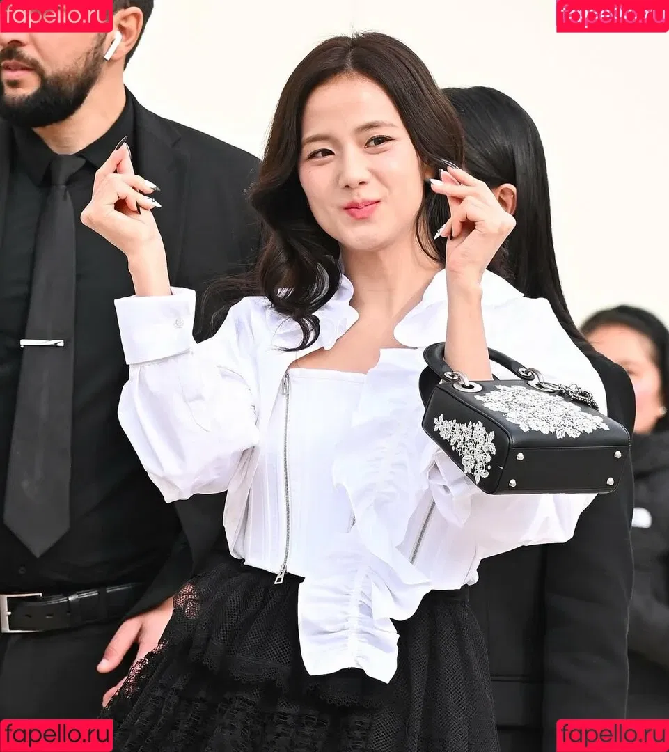 BLACKPINK / Jisoo / qenshizu / sooyaaa__ Onlyfans Photo Gallery 
