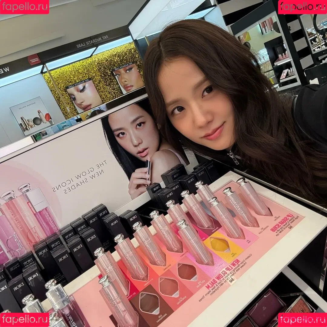 BLACKPINK / Jisoo / qenshizu / sooyaaa__ Onlyfans Photo Gallery 