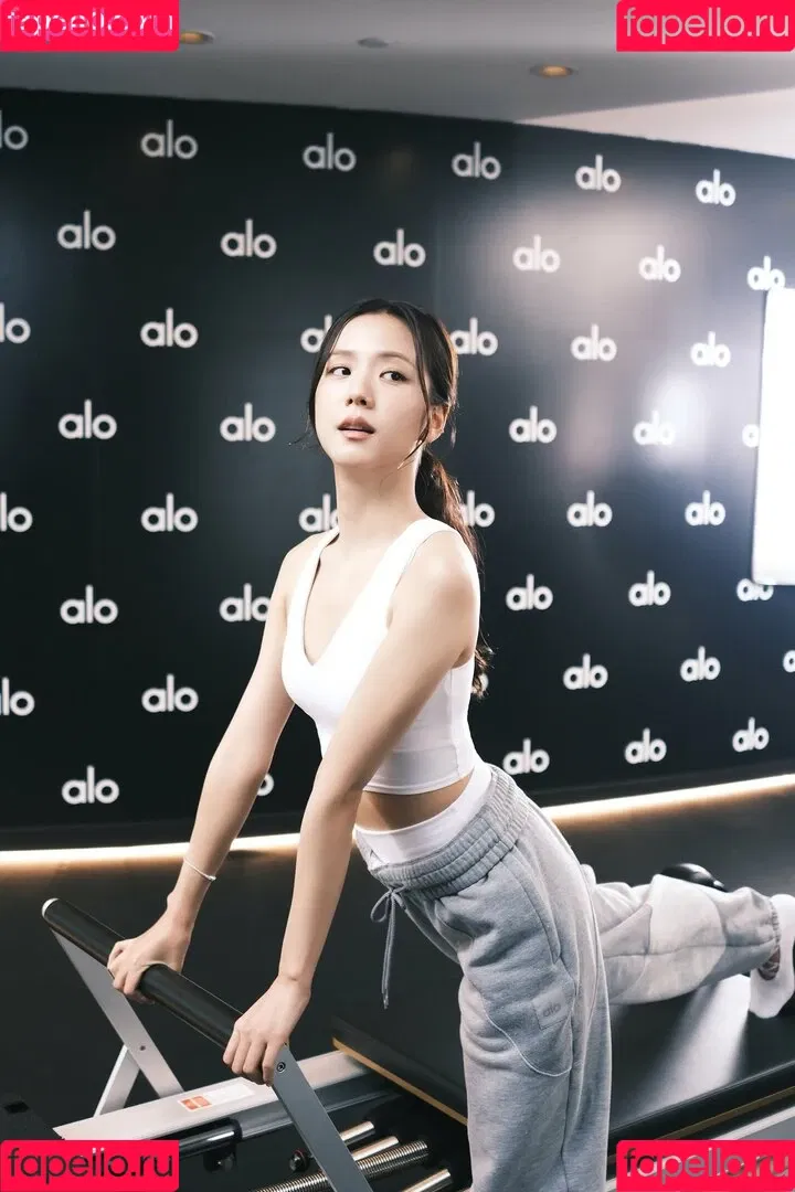 BLACKPINK / Jisoo / qenshizu / sooyaaa__ Onlyfans Photo Gallery 