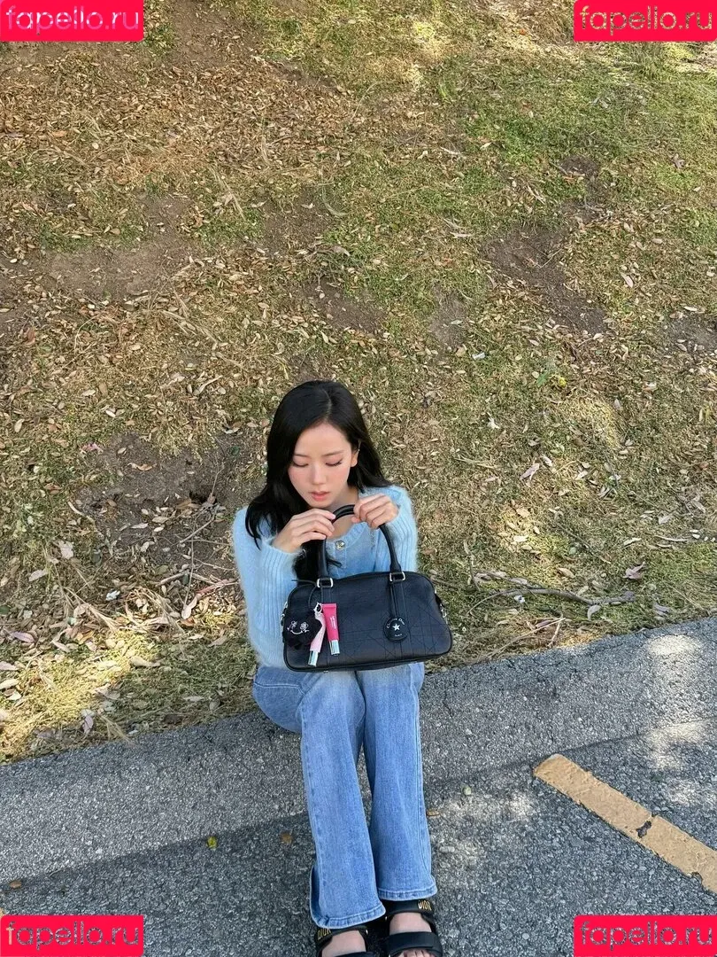 BLACKPINK / Jisoo / qenshizu / sooyaaa__ Onlyfans Photo Gallery 