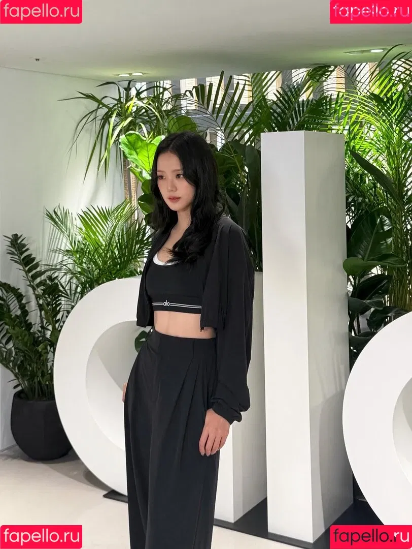 BLACKPINK / Jisoo / qenshizu / sooyaaa__ Onlyfans Photo Gallery 