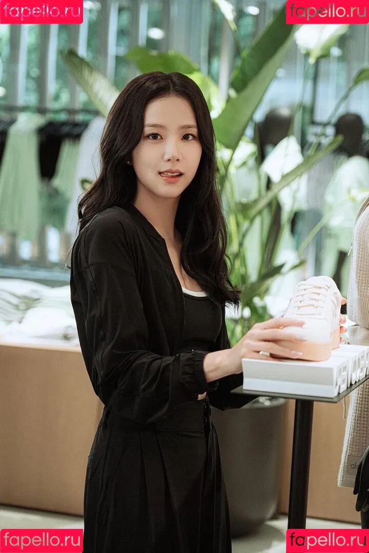 BLACKPINK / Jisoo / qenshizu / sooyaaa__ Onlyfans Photo Gallery 