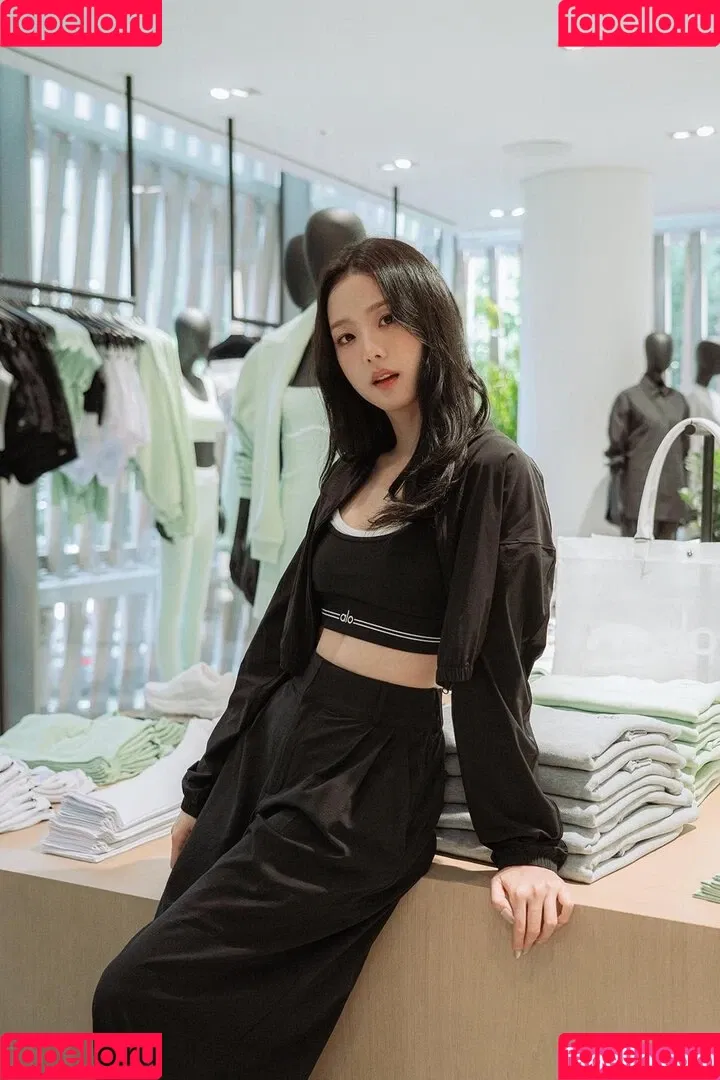 BLACKPINK / Jisoo / qenshizu / sooyaaa__ Onlyfans Photo Gallery 