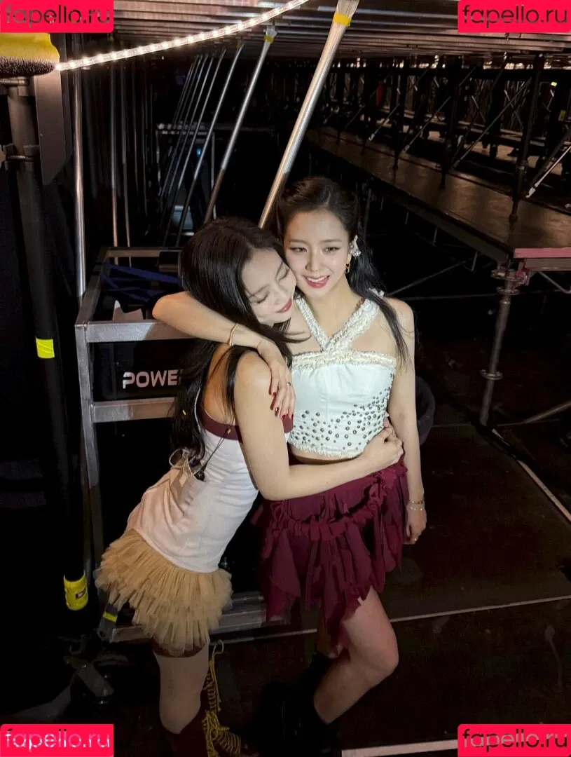 BLACKPINK / Jisoo / qenshizu / sooyaaa__ Onlyfans Photo Gallery 