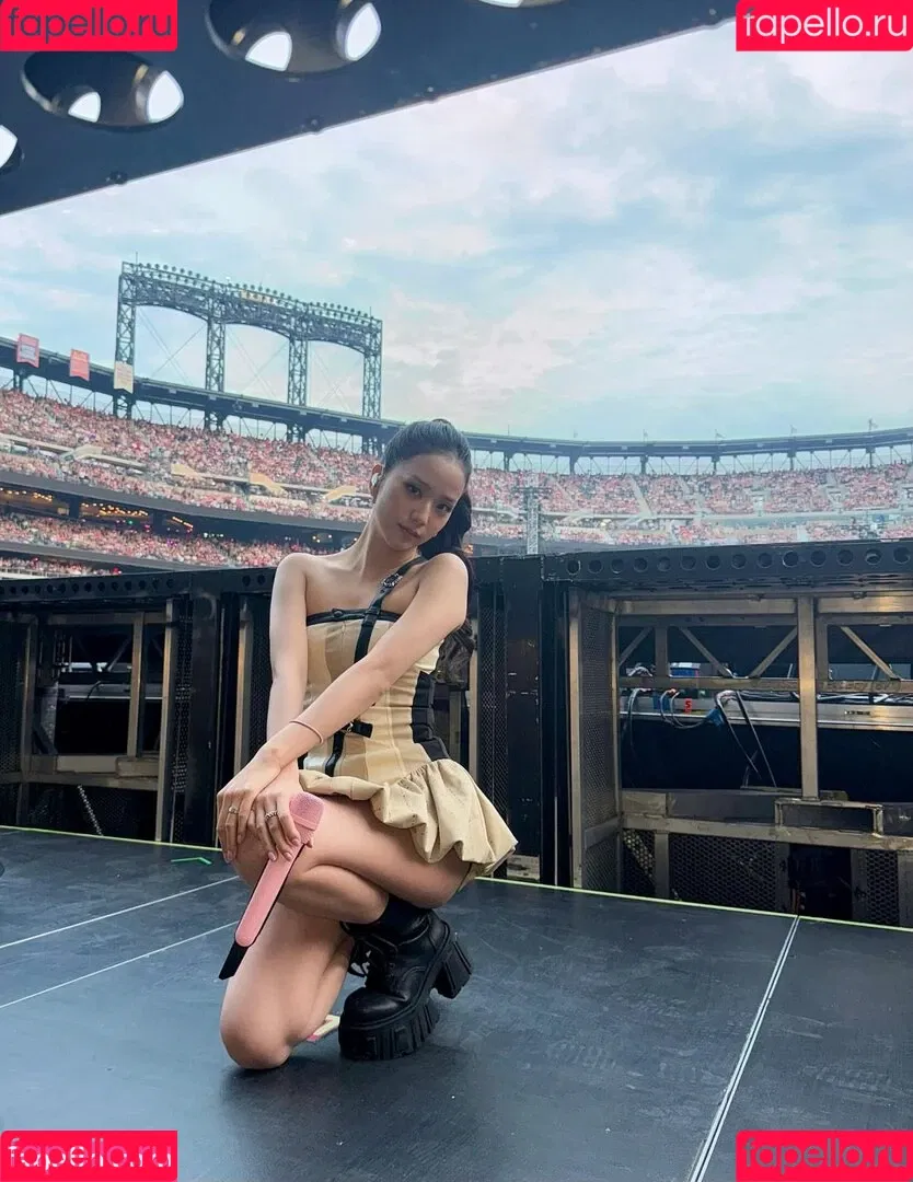 BLACKPINK / Jisoo / qenshizu / sooyaaa__ Onlyfans Photo Gallery 