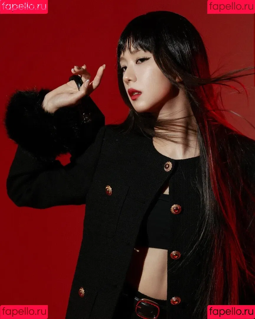 BLACKPINK / Jisoo / qenshizu / sooyaaa__ Onlyfans Photo Gallery 