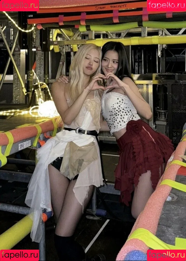 BLACKPINK / Jisoo / qenshizu / sooyaaa__ Onlyfans Photo Gallery 