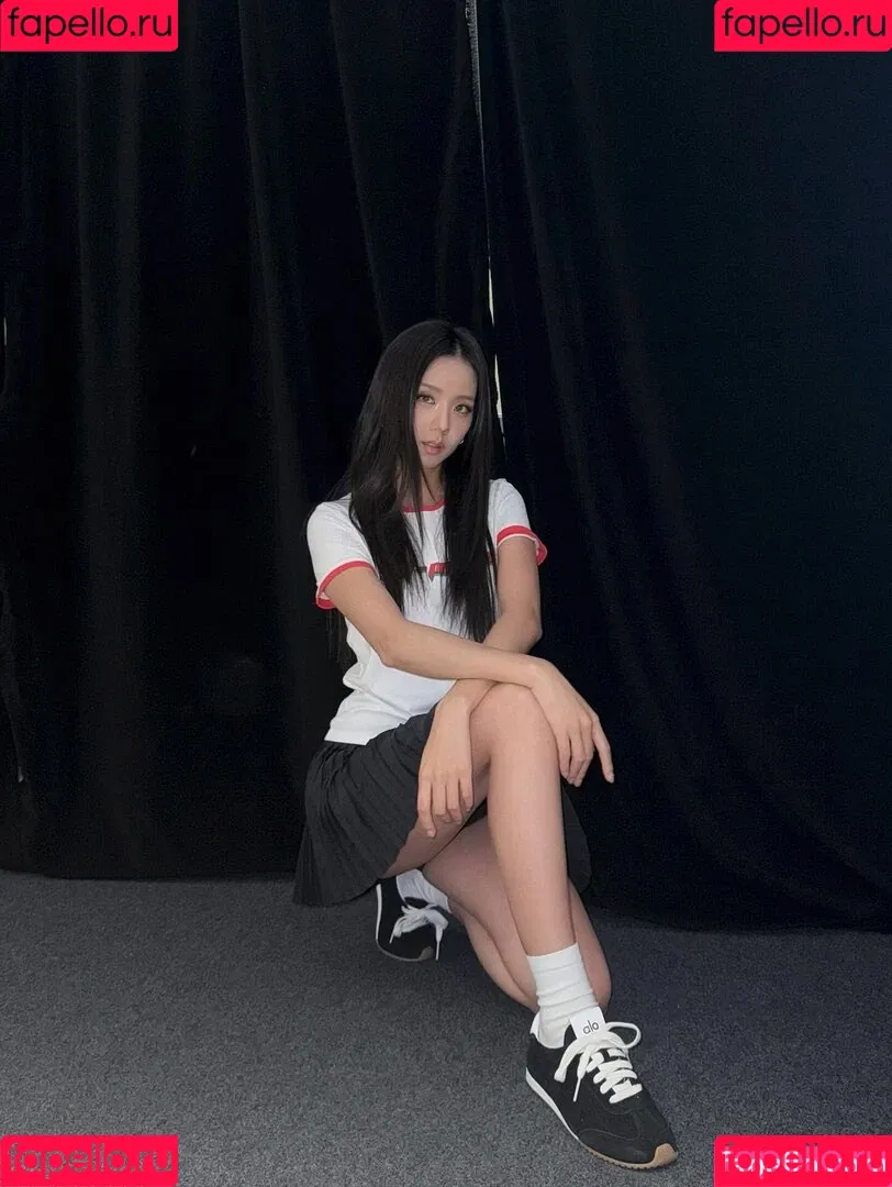 BLACKPINK / Jisoo / qenshizu / sooyaaa__ Onlyfans Photo Gallery 
