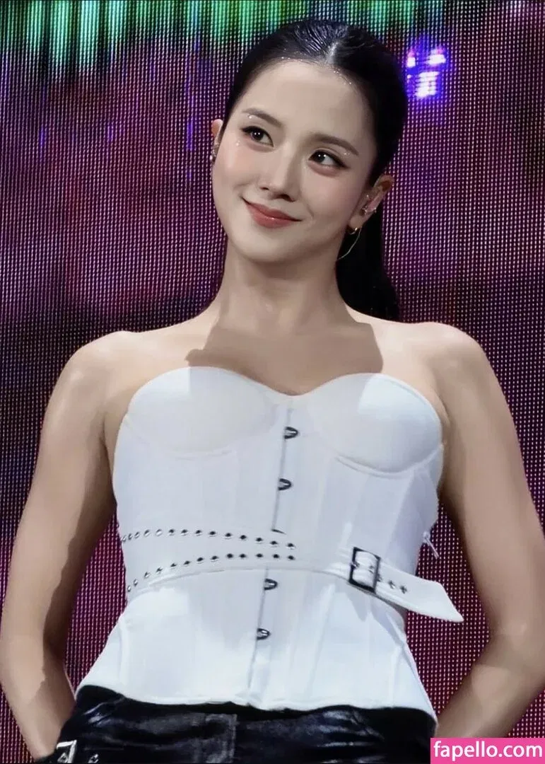 BLACKPINK / Jisoo / qenshizu / sooyaaa__ Onlyfans Photo Gallery 