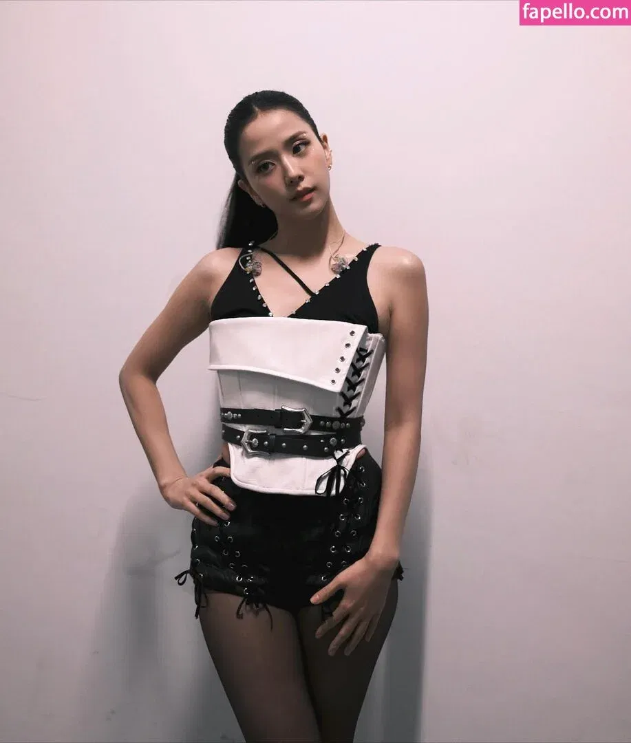 BLACKPINK / Jisoo / qenshizu / sooyaaa__ Onlyfans Photo Gallery 