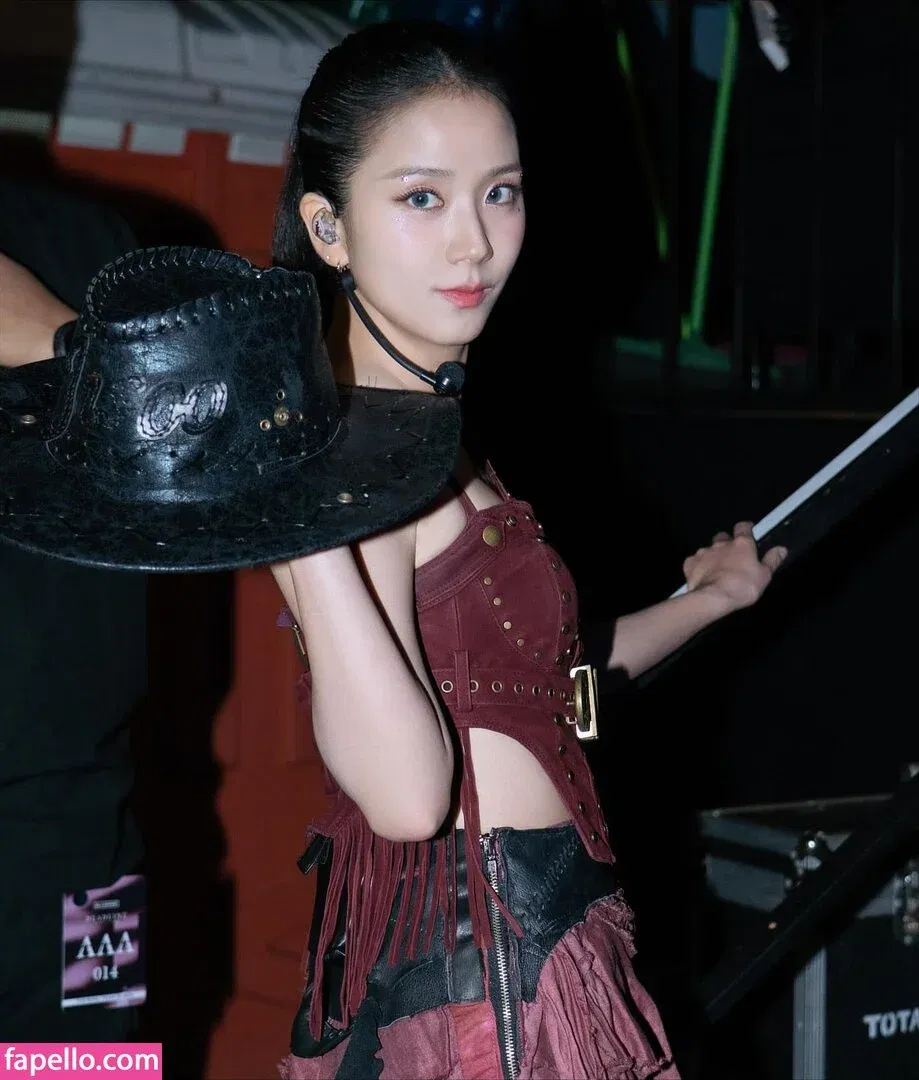 BLACKPINK / Jisoo / qenshizu / sooyaaa__ Onlyfans Photo Gallery 