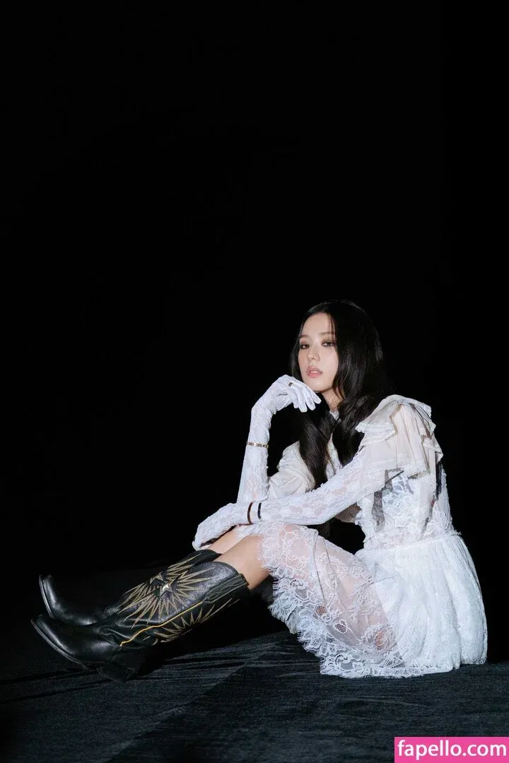 BLACKPINK / Jisoo / qenshizu / sooyaaa__ Onlyfans Photo Gallery 