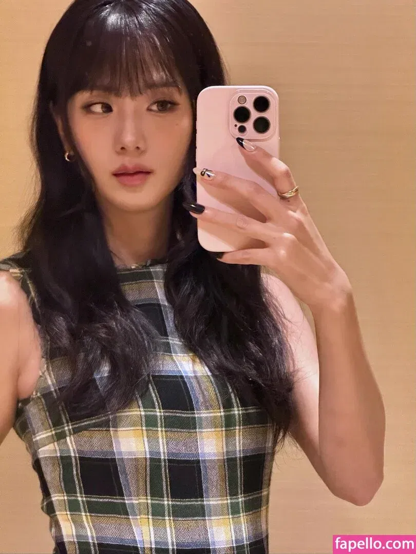 BLACKPINK / Jisoo / qenshizu / sooyaaa__ Onlyfans Photo Gallery 