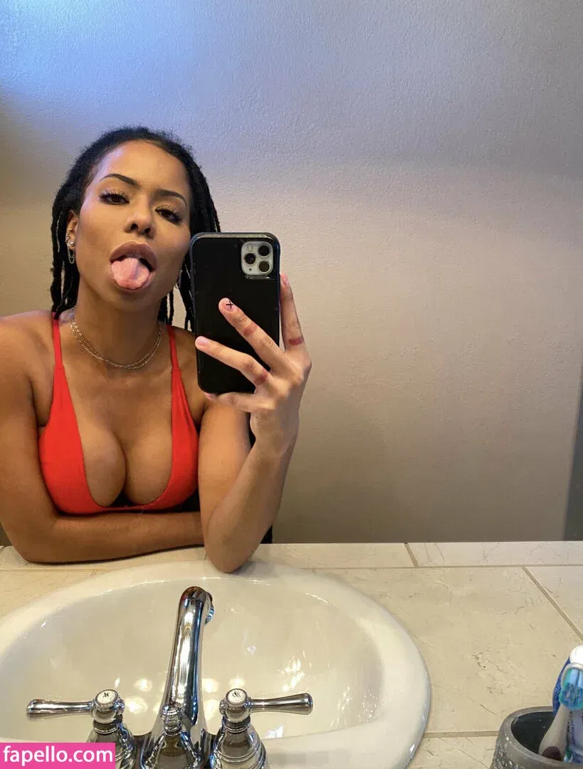 _thekiranoirgram12 / thekiranoir Onlyfans Photo Gallery 