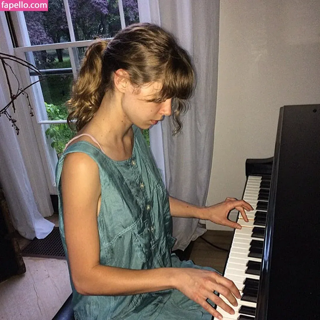 Terry Richardson / TerryRichardson Onlyfans Photo Gallery 