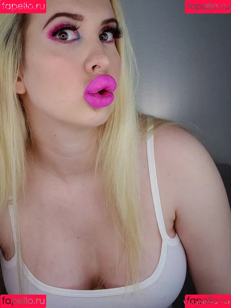 Vivian Rose / Vivian_Rose / vivianroseofficial Onlyfans Photo Gallery 