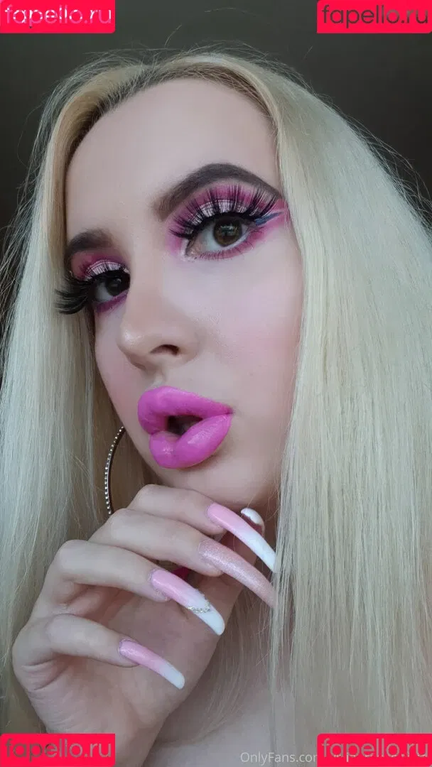 Vivian Rose / Vivian_Rose / vivianroseofficial Onlyfans Photo Gallery 