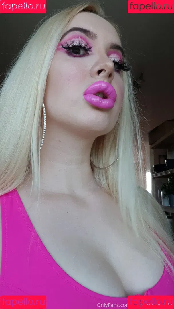 Vivian Rose / Vivian_Rose / vivianroseofficial Onlyfans Photo Gallery 